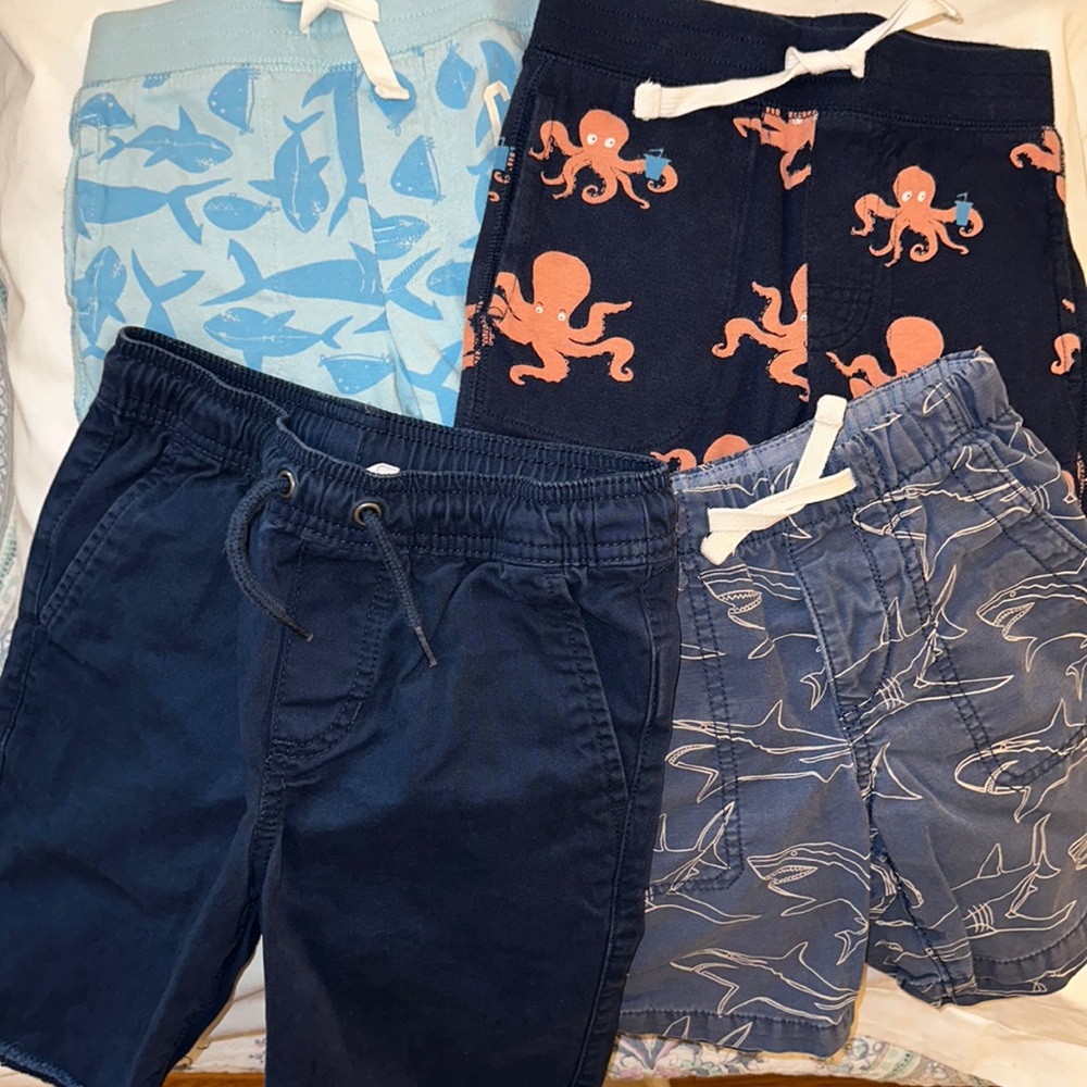 Bundle of 4 Pairs of Boys Gap Nautical Themed Shorts
